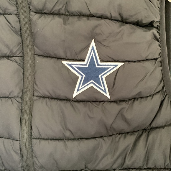 Dallas Cowboys Puffy Vest - Picture 2 of 5